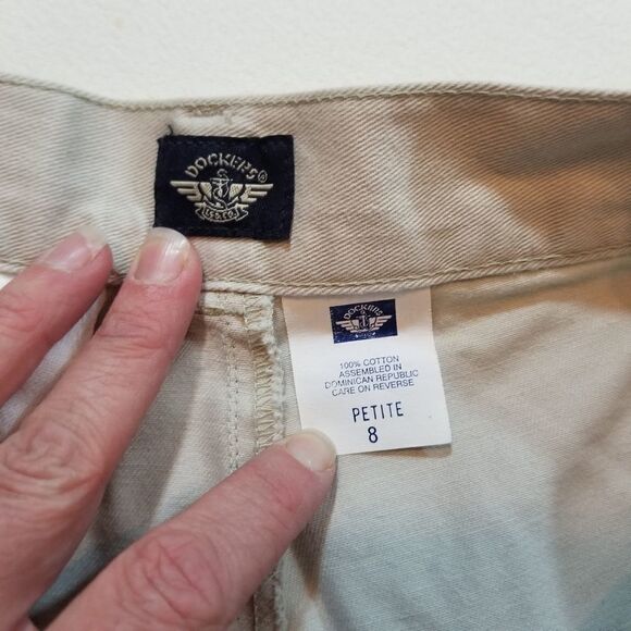 Dockers Flat Front Khakis Size 8 Petite - Picture 6 of 6